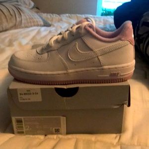 Nike force 1 size 2y